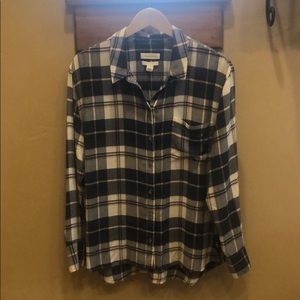 Women’s plaid shirt